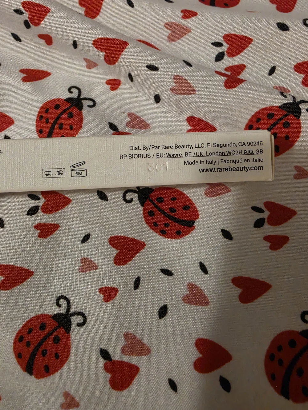 Rare Beauty All of the Above Weightless Eyeshadow Stick Intergity – Soft Beige